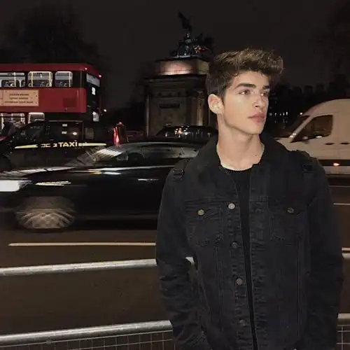 6686体育首席作者孤独与我为