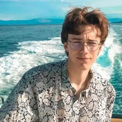 6686体育首席作者Sadie