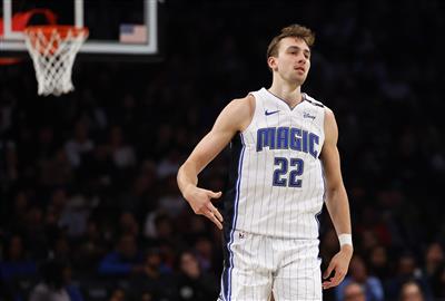 Вагнер-младший набрал рекордные для игры 27 очков и наблюдал, как его товарищи по команде в последний момент упускали последовательные возможности.