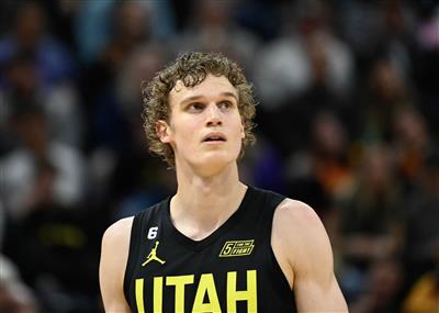 Беспомощный! Маркканен набрал 33 очка при точности бросков 12 из 23, 4 подборах и 1 передаче.