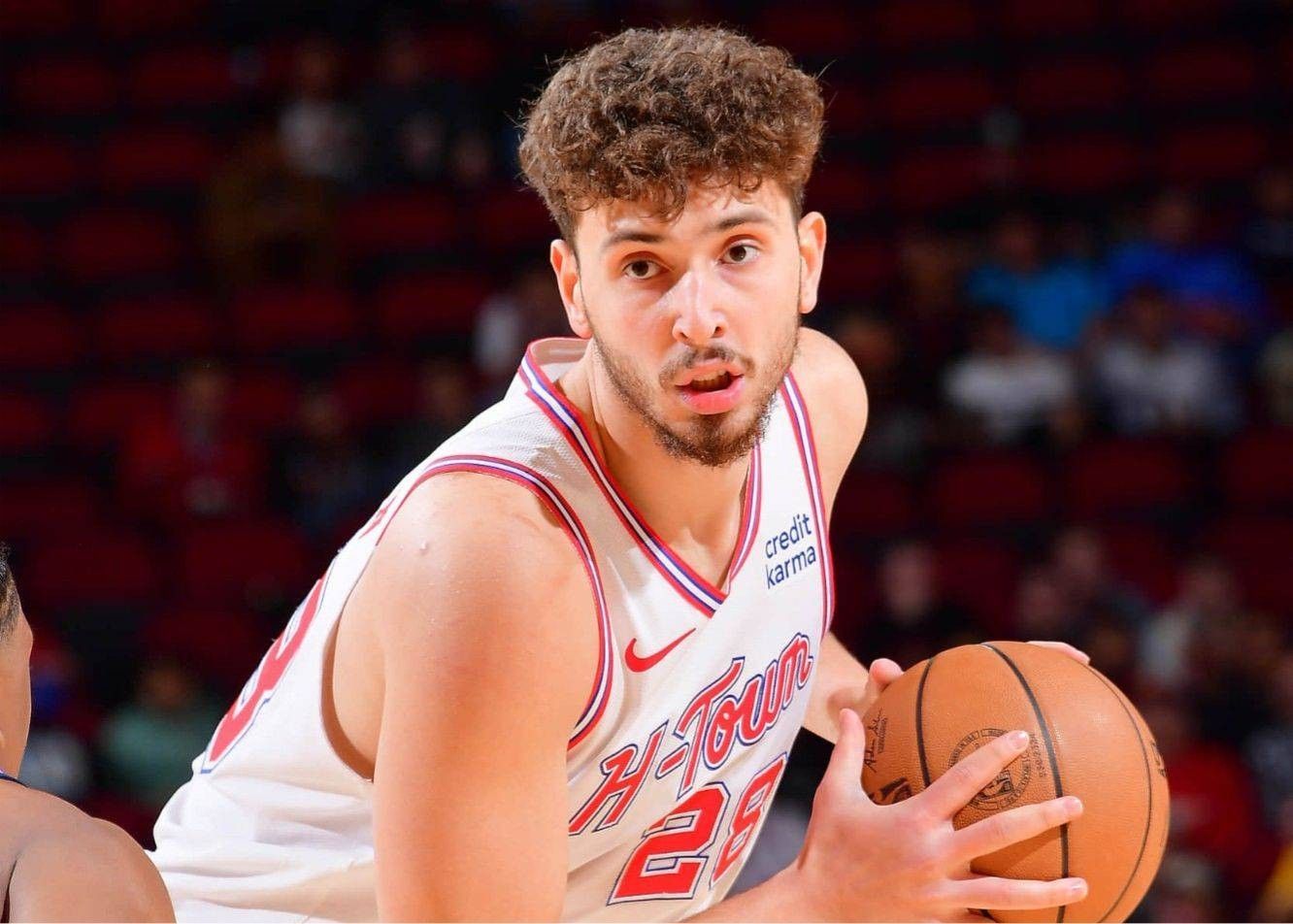 Плохой конкурентный статус! Шэнь Цзин набрал 17 очков и 7 передач при 5 из 18 голов, но сравнял счет.