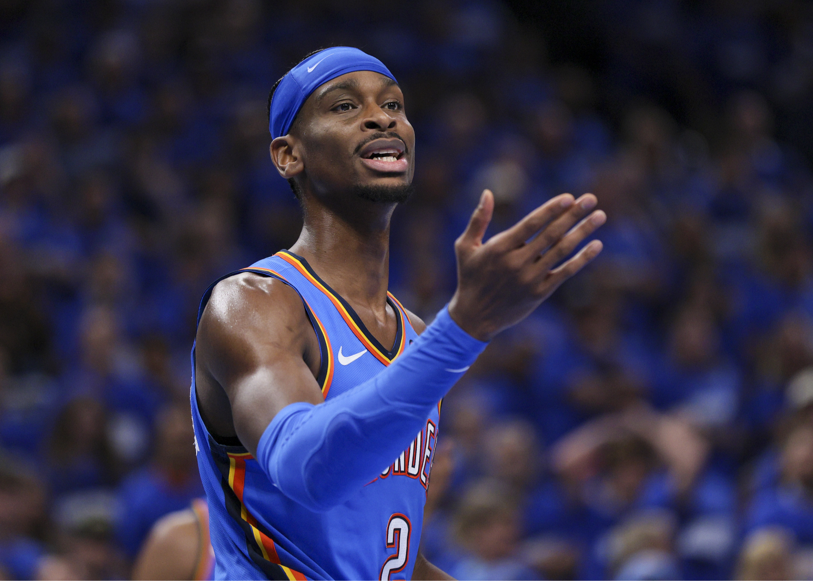 В четвертый раз в этом сезоне SGA имеет более 30 бросков и не более 5 штрафных бросков в одной игре, занимая первое место в лиге.