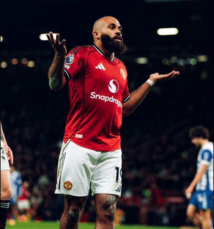 Полная статистика игры Мбемо против «Брайтона»: забил дважды, результативность передач 89,5%.