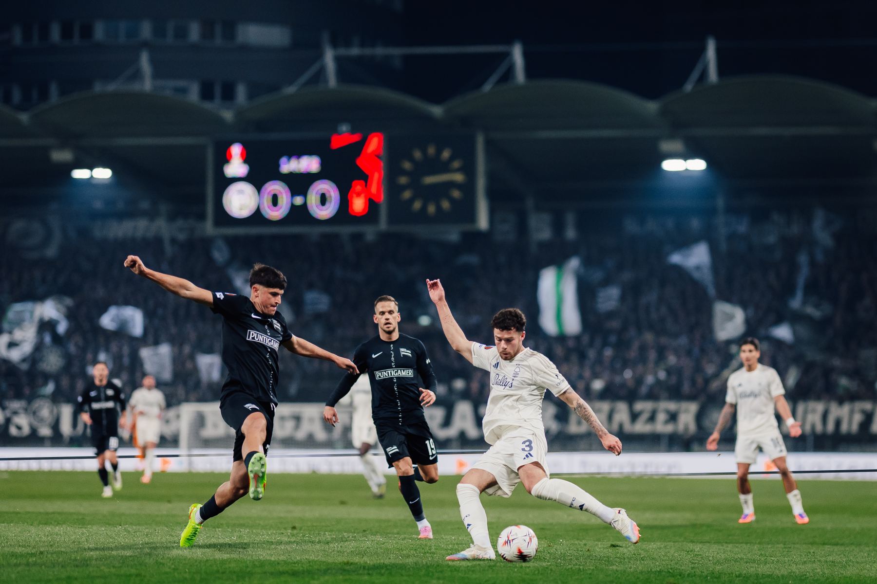 Ошибка выездной команды! «Ноттингем Форест» не смог выиграть 8 выездных матчей подряд в начале сезона.