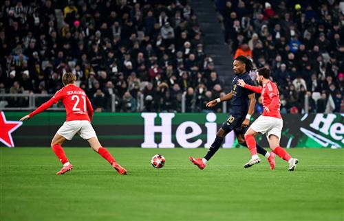 Ювентус против Бенфики