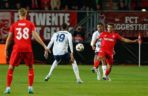 Твенте против Фенербахче