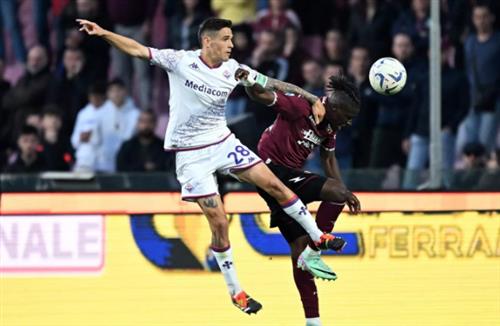 Салернитана против Фиорентины