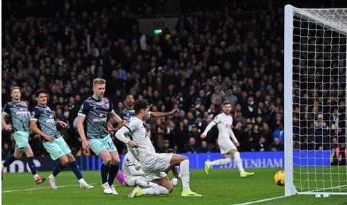 Тоттенхэм Хотспур против Брентфорда