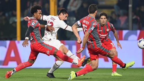 Милан против Кремонес