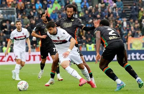 Венеция против Болоньи