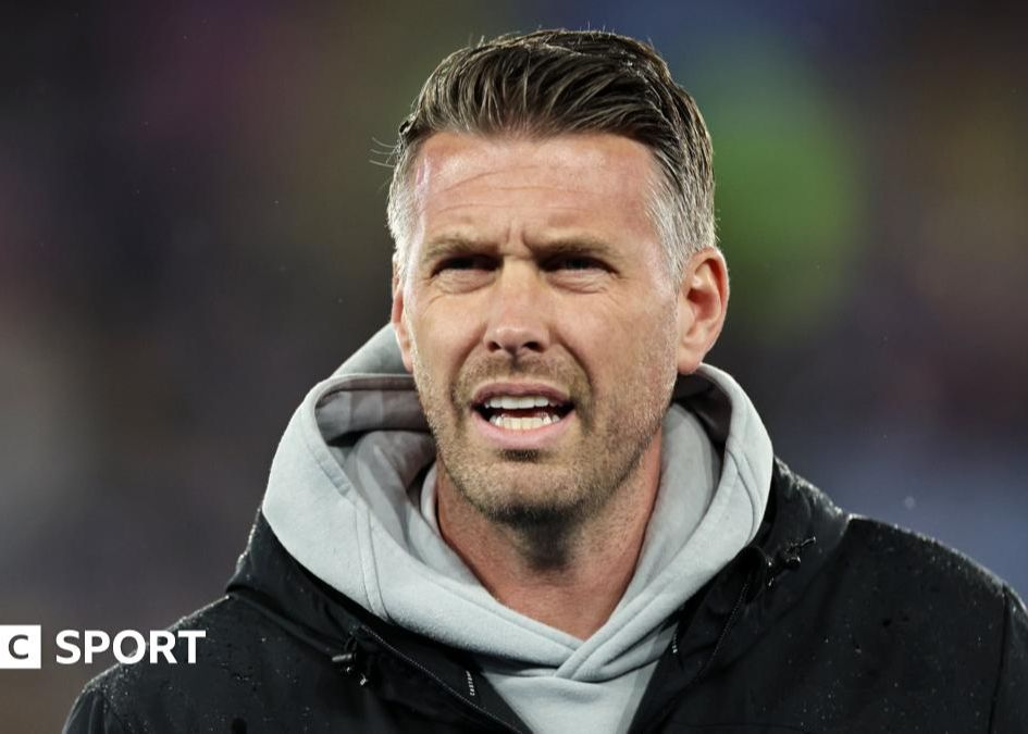 Несколько репортеров: «Мидлсбро» отказывается вести переговоры с «Вулвз» о трансфере тренера Эдвардса