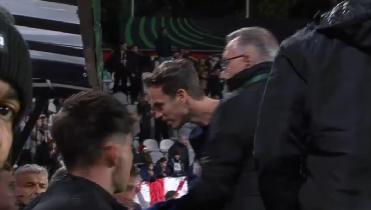 Испанские СМИ: Тренер Райо Вальекано поссорился со своими игроками, а представитель Лиги чемпионов УЕФА после этого не присутствовал на пресс-конференции