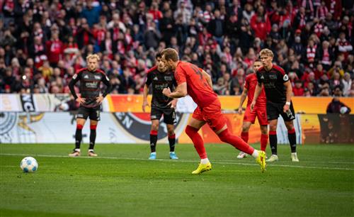 Бавария Мюнхен против Юнион Берлин